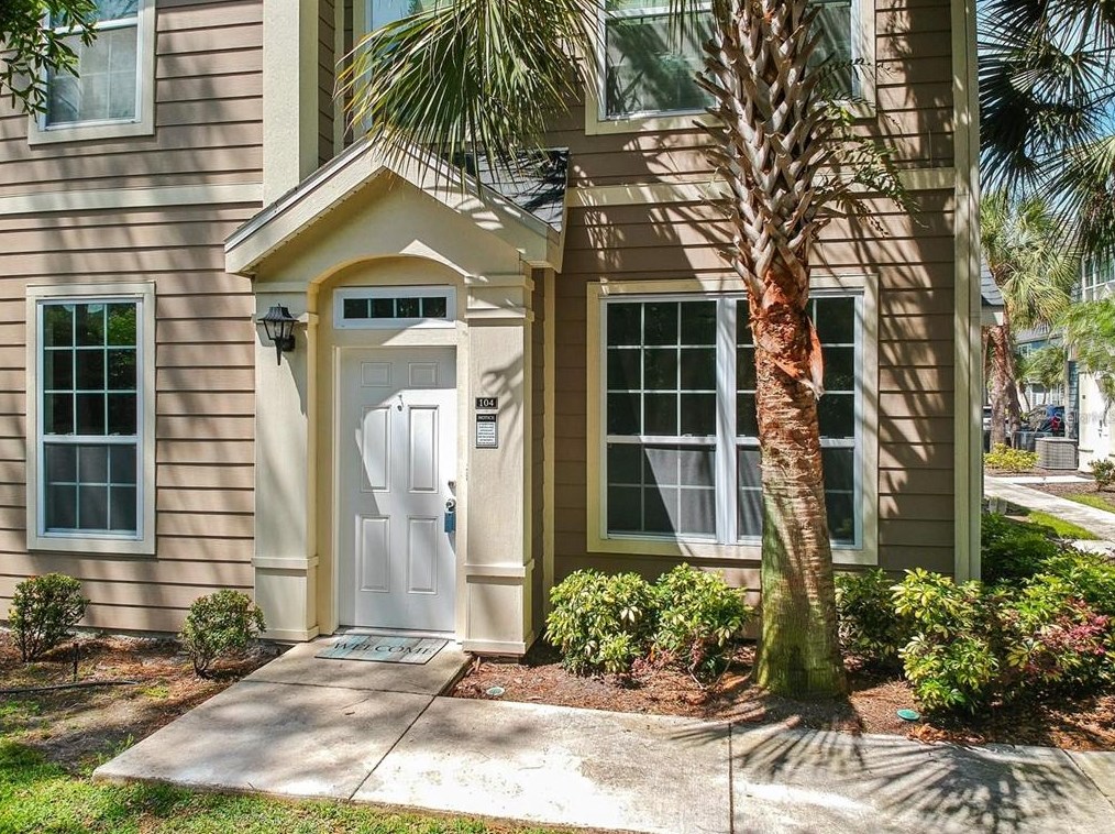 5571 Rosehill Rd #104, Sarasota, FL 34233