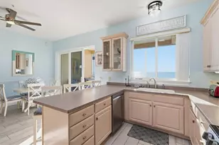 1900 Gulf Dr N, Bradenton Beach, FL 34217 - Photo 8