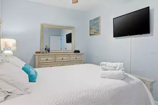 1900 Gulf Dr N, Bradenton Beach, FL 34217 - Photo 28