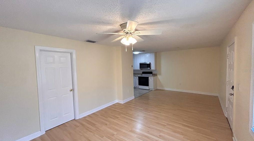 1214 68th Ave Dr E #48, Bradenton, FL 34207