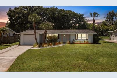 3150 Lake Ridge Drive, Sarasota, FL 34237 - Photo 1