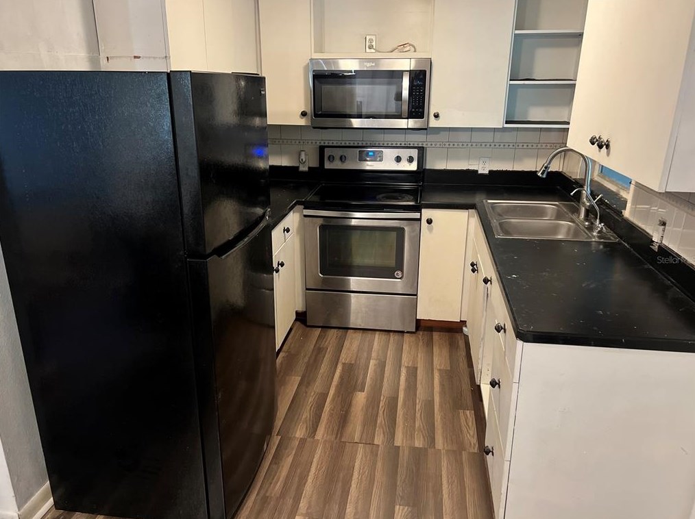 2633 20th St, Sarasota FL  34234-7805 exterior
