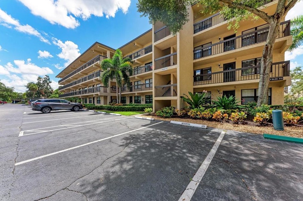 515 30th Ave, Bradenton, FL 34205-8007