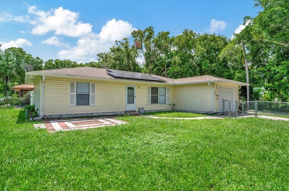 202 24th St, Bradenton, FL 34205-4910