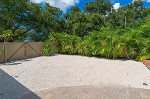 1451 S Jefferson Ave, Sarasota, FL 34239 - Photo 28