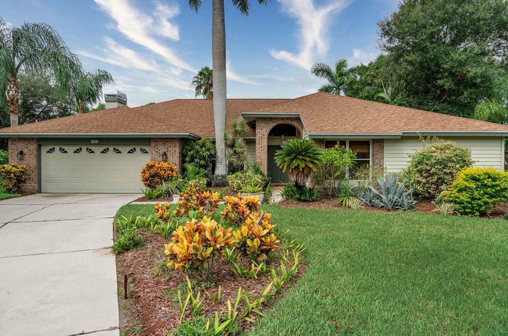 4988 Fallcrest Cir, Sarasota, FL 34233-2274
