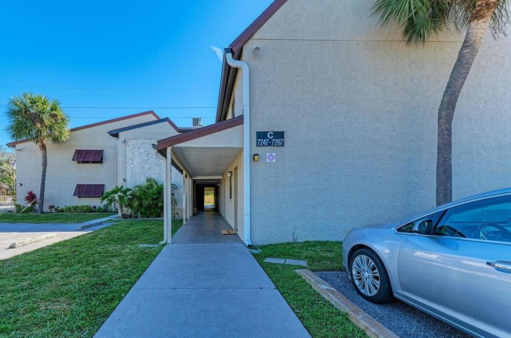 7247 Cloister Dr # 120, Sarasota, FL