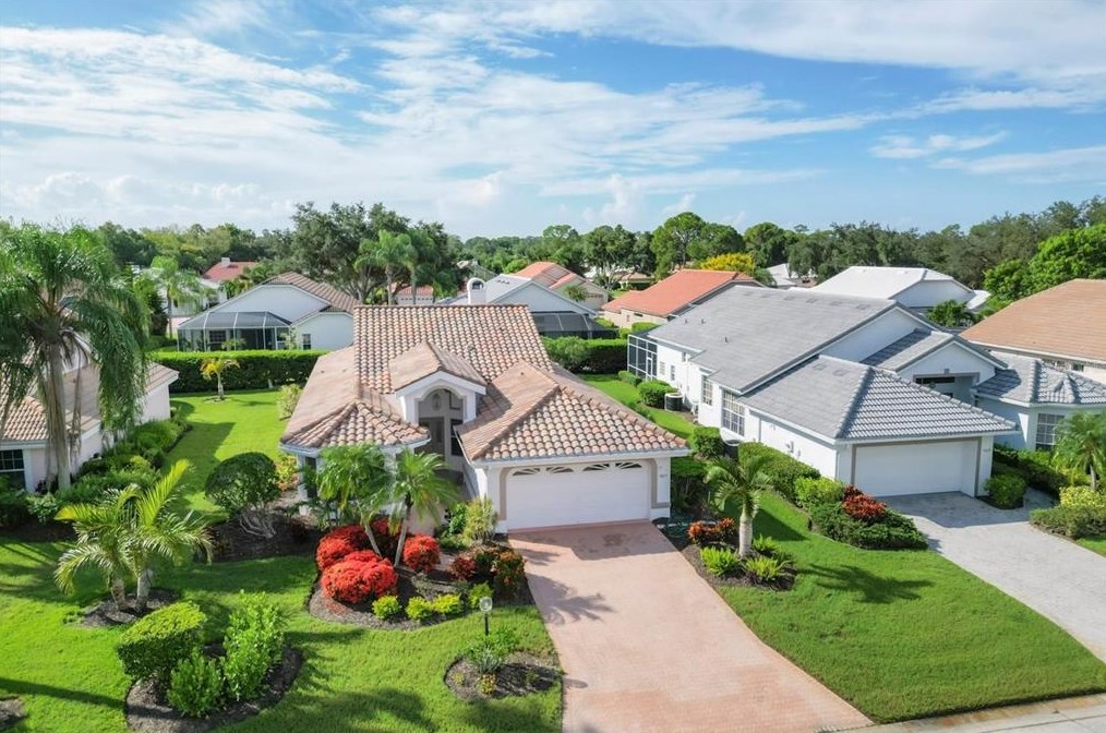 5822 Fairway Lakes Dr, Sarasota, FL 34243