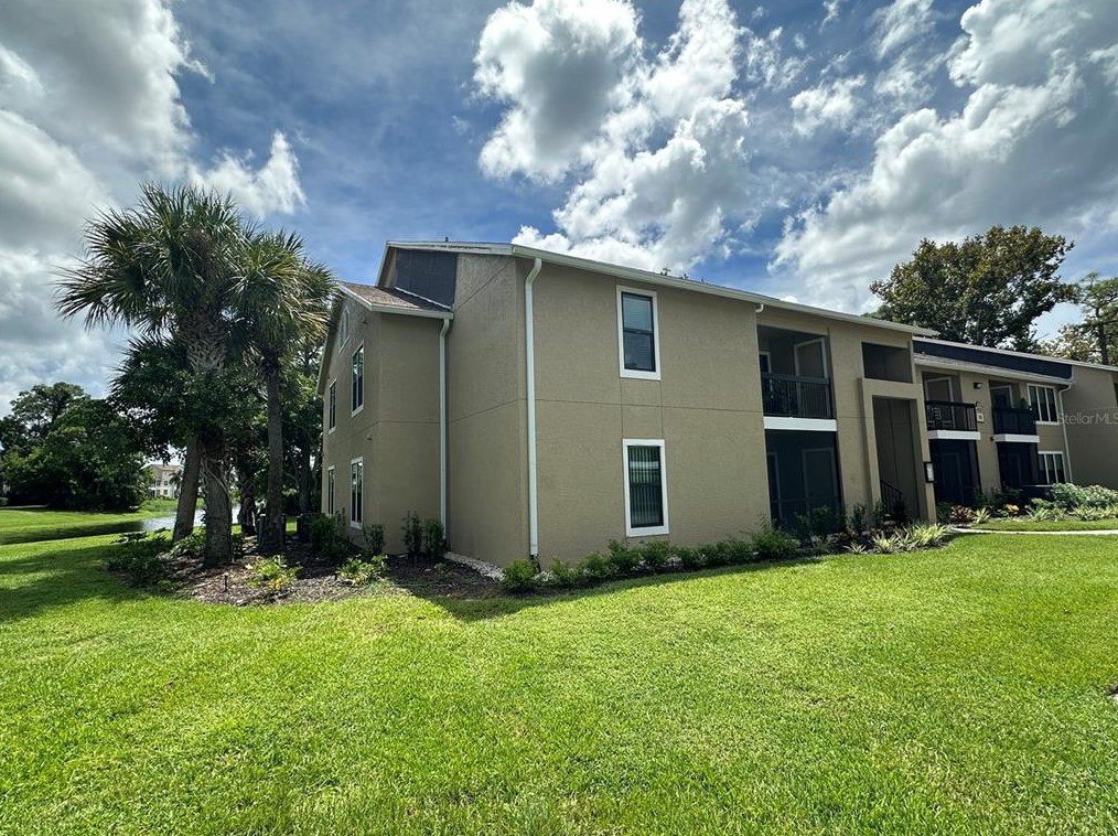 4025 Crockers Lake Blvd #11, Sarasota, FL 34238