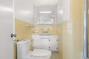 7665 Sanderling Rd, Sarasota, FL 34242 - Photo 46