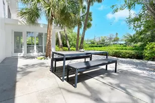 7665 Sanderling Rd, Sarasota, FL 34242 - Photo 52