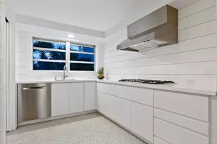 7665 Sanderling Rd, Sarasota, FL 34242 - Photo 26