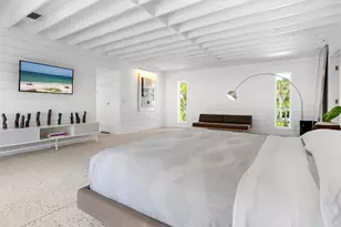 7665 Sanderling Rd, Sarasota, FL 34242 - Photo 32