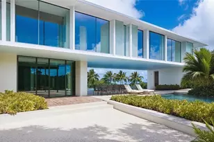 7665 Sanderling Rd, Sarasota, FL 34242 - Photo 2