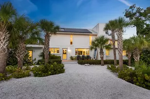 7665 Sanderling Rd, Sarasota, FL 34242 - Photo 12