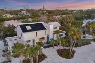 7665 Sanderling Rd, Sarasota, FL 34242 - Photo 12