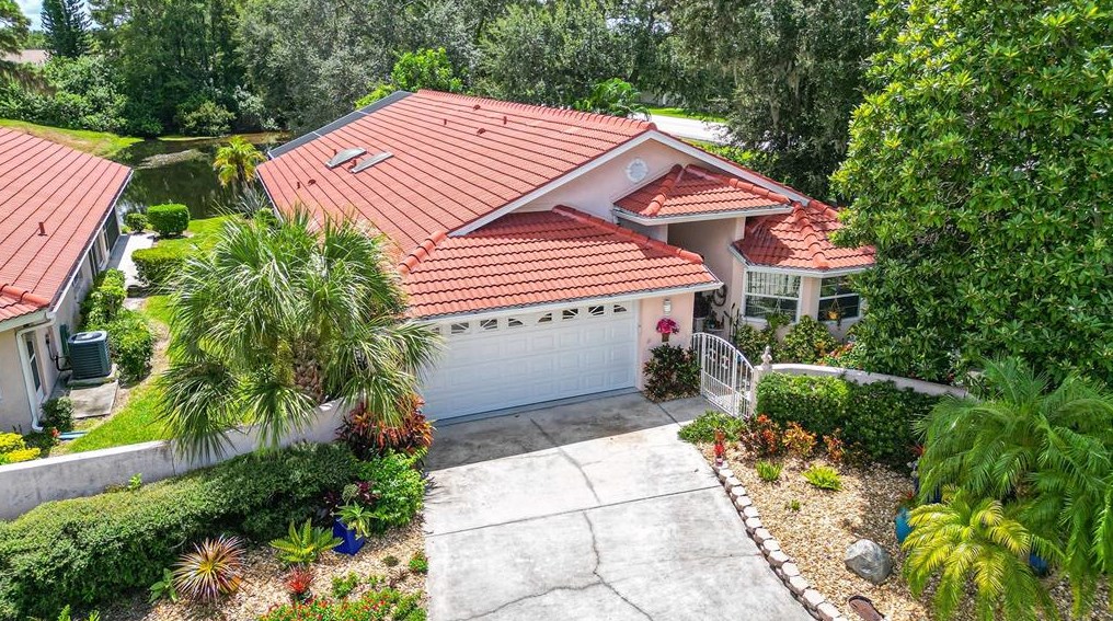 5808 Lakeside Woods Cir, Sarasota, FL 34243