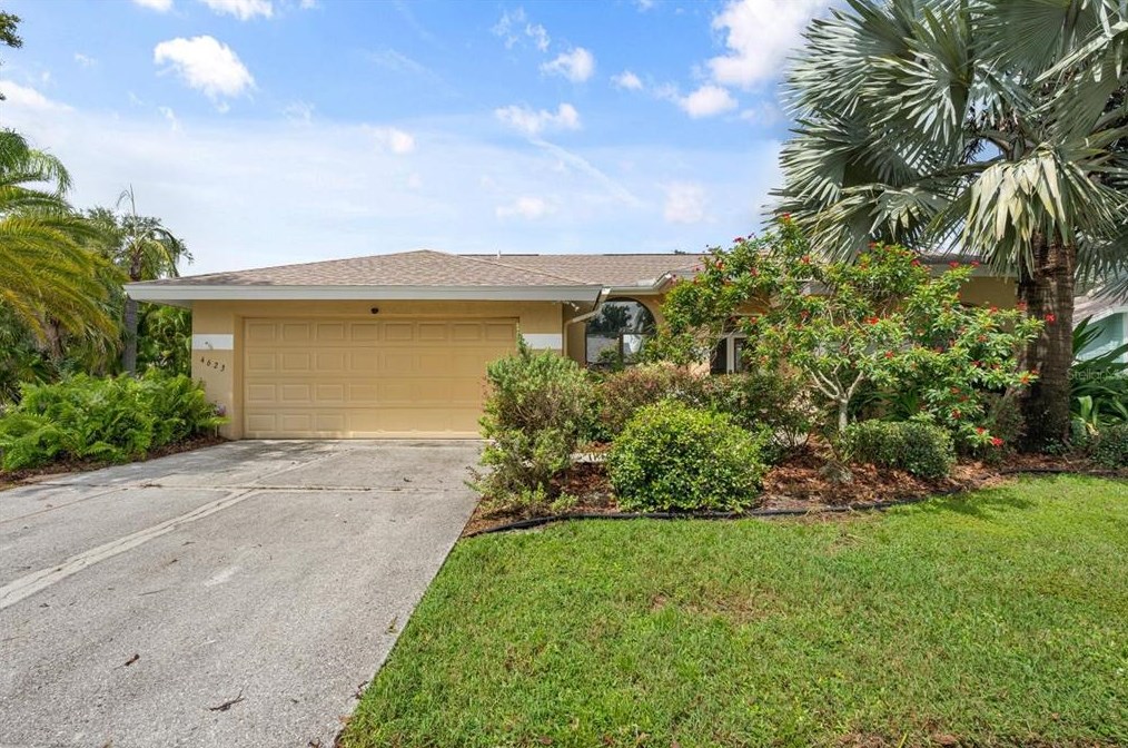 4623 Classique Dr, Sarasota, FL 34243