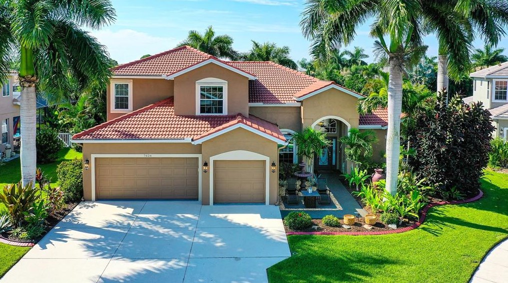 7626 Double Pine Dr, Sarasota, FL 34240
