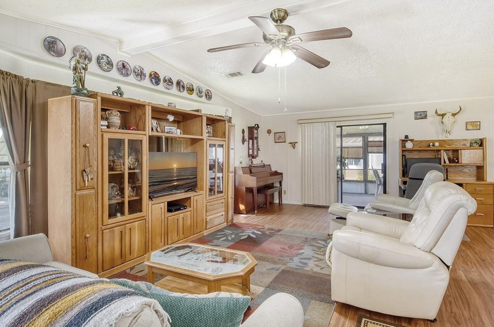5707 45th St, Bradenton, FL 34203-6512
