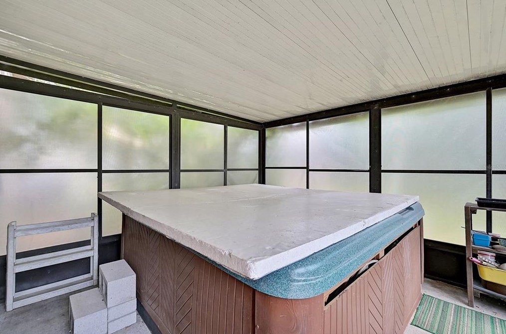 1862 Rita St, Sarasota FL  34231-6634 exterior