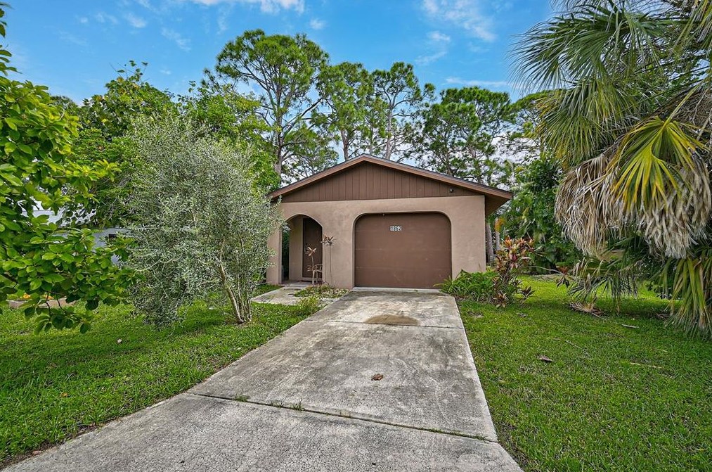 1862 Rita St, Sarasota, FL 34231-7726