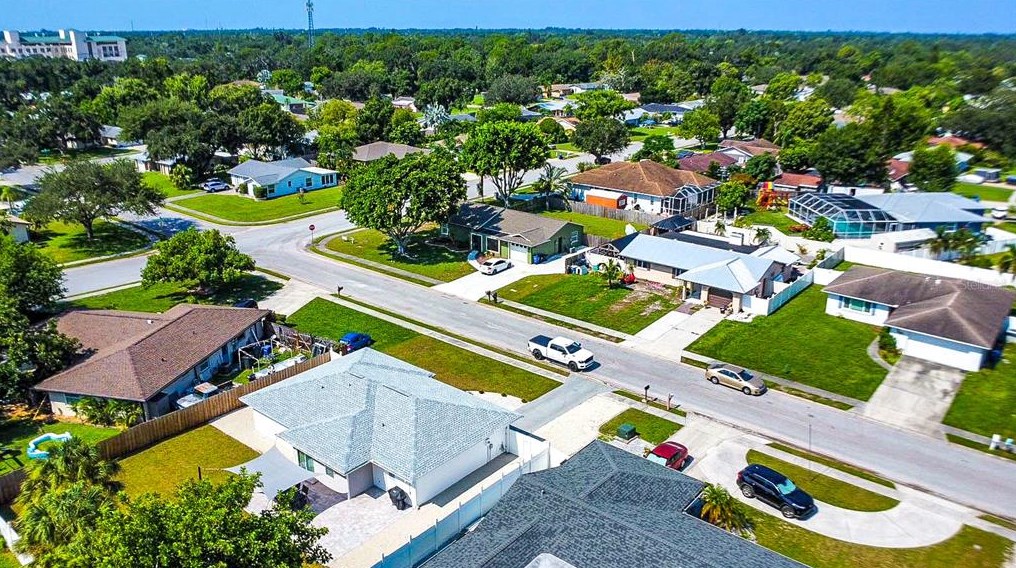 2845 Indianwood Dr, Sarasota FL  34232-6010 exterior