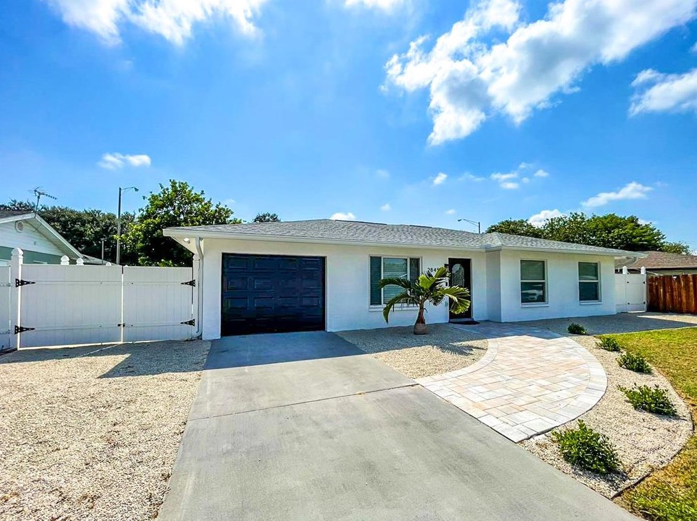 2845 Indianwood Dr, Sarasota FL  34232-6010 exterior