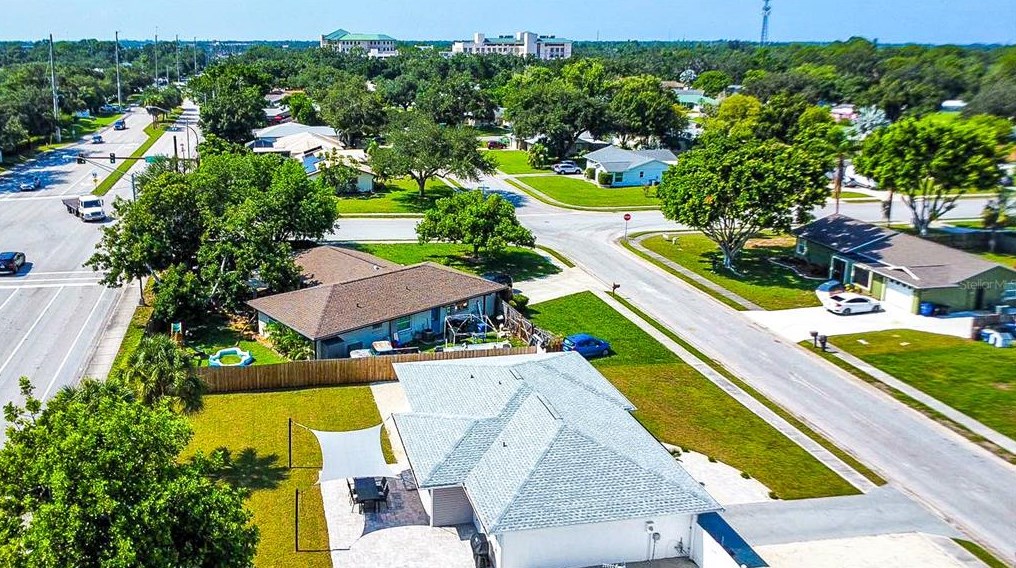 2845 Indianwood Dr, Sarasota FL  34232-6010 exterior