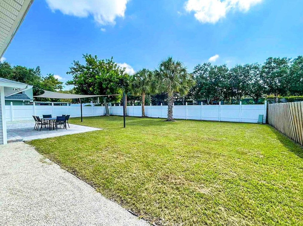 2845 Indianwood Dr, Sarasota FL  34232-6010 exterior