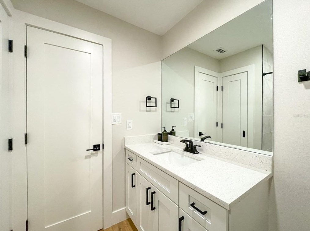 2845 Indianwood Dr, Sarasota FL  34232-6010 exterior