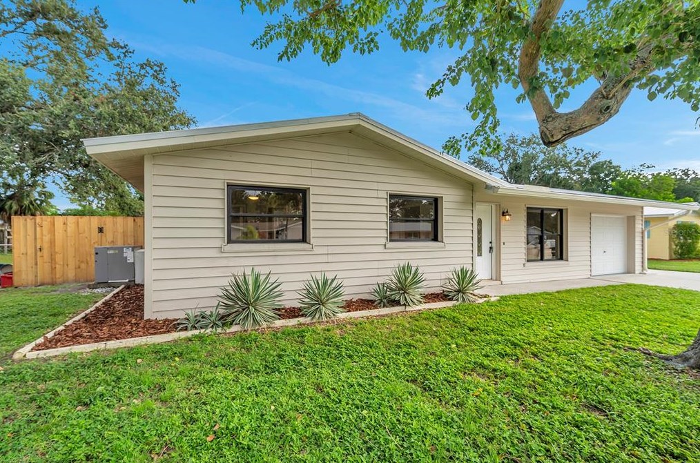 5321 Laurelwood Pl, Sarasota, FL 34232-5615