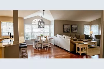 4026 Lyndhurst Court #13, Sarasota, FL 34235 - Photo 10