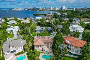 1389 Harbor Dr, Sarasota, FL 34239 - Photo 1