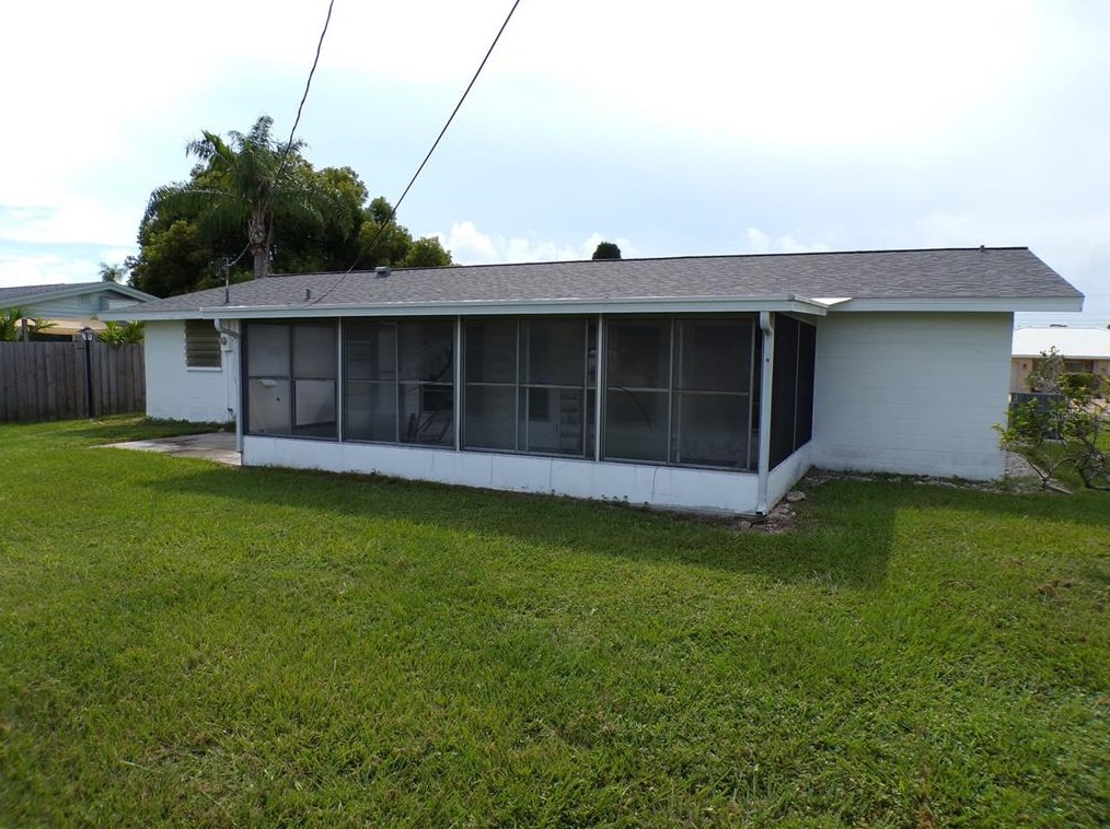 6619 Bowline Dr, Sarasota, FL 34231-7127