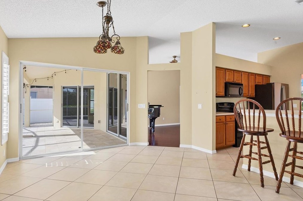 4224 Hearthstone Dr, Sarasota FL 34238-3232 exterior