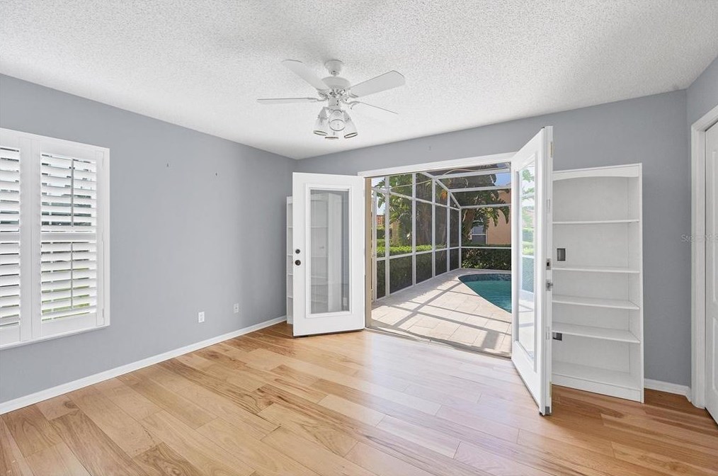 4224 Hearthstone Dr, Sarasota FL 34238-3232 exterior