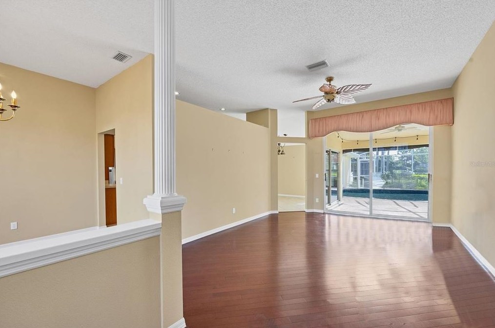 4224 Hearthstone Dr, Sarasota FL 34238-3232 exterior