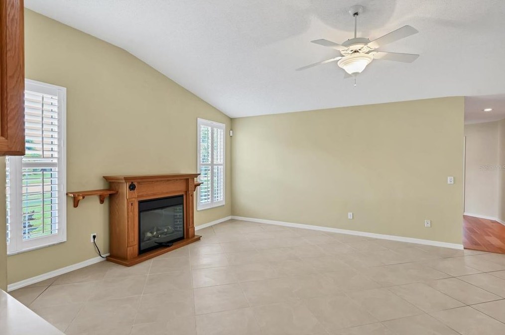 4224 Hearthstone Dr, Sarasota FL 34238-3232 exterior