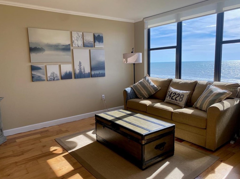 2675 Gulf Of Mexico Dr #302, Longboat Key, FL 34228