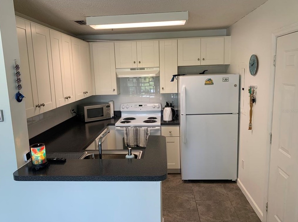 4049 Crockers Lake Blvd #25, Sarasota, FL 34238