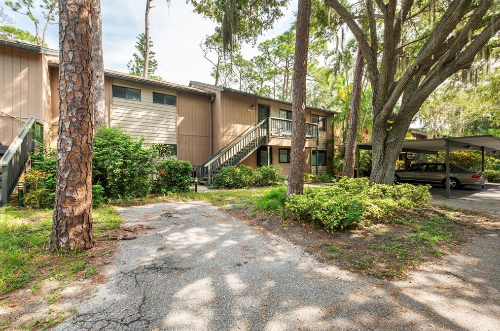 1700 Glenhouse Dr #406, Sarasota, FL 34231