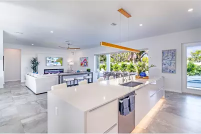 2585 Clematis Street, Sarasota, FL 34239 - Photo 4