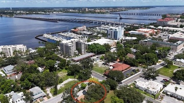 1332 3rd Ave, Bradenton, FL 34205-7528