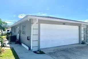 1714 Meadowood St, Sarasota, FL 34231 - Photo 6