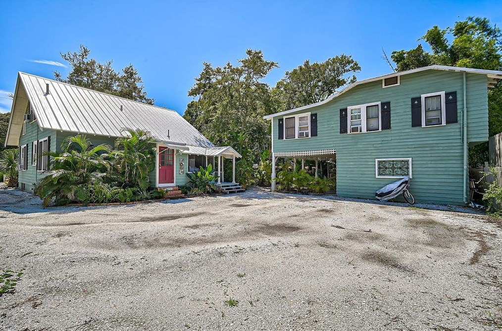 1677 4th St, Sarasota, FL 34236
