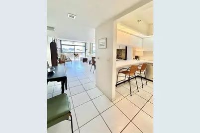 1065 Gulf Of Mexico Drive #302, Longboat Key, FL 34228 - Photo 4