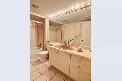 1065 Gulf Of Mexico Drive #302, Longboat Key, FL 34228 - Photo 10