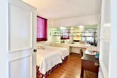 1065 Gulf Of Mexico Drive #302, Longboat Key, FL 34228 - Photo 12