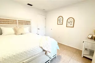 2431 Loma Linda St, Sarasota, FL 34239 - Photo 22